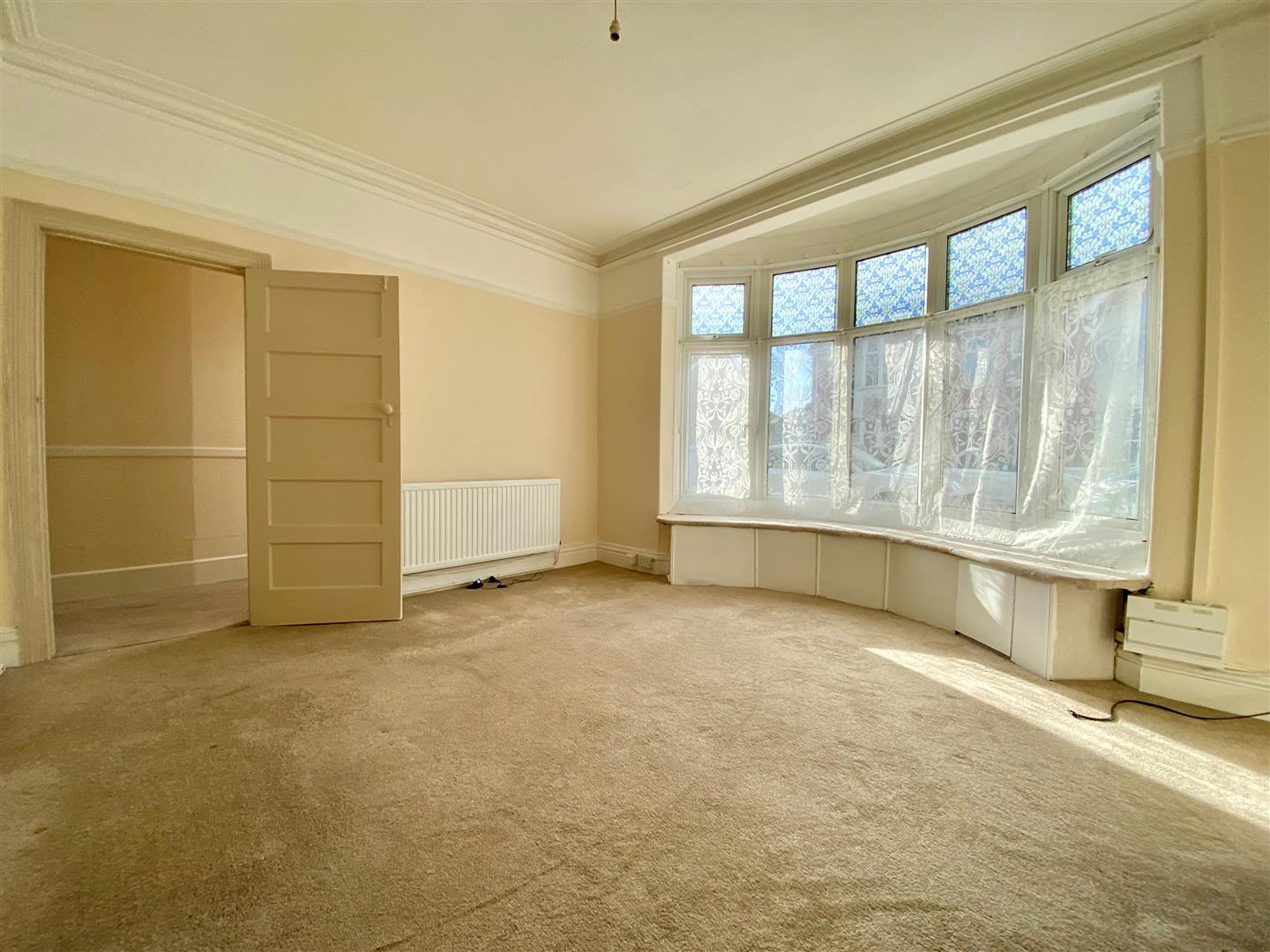 Park Avenue, Porthcawl, Bridgend County Borough CF36 3EP                         gh, CF